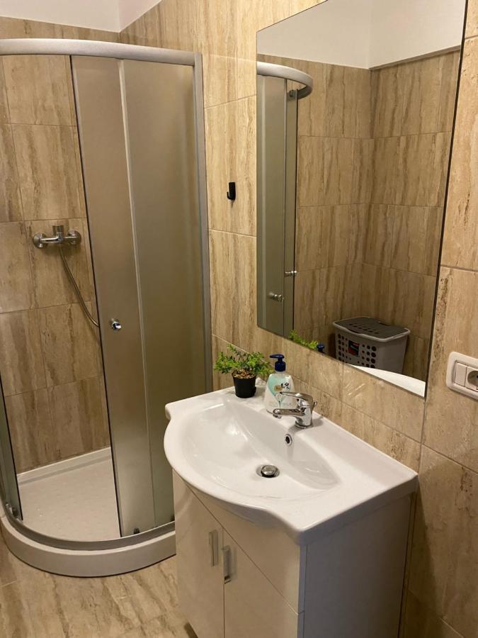 Mall Luxury Apartments Bacău Exterior foto